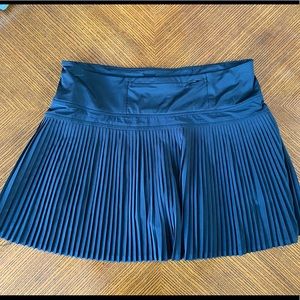 EUC Athleta Pleated Tennis Skirt (Black/Med)
